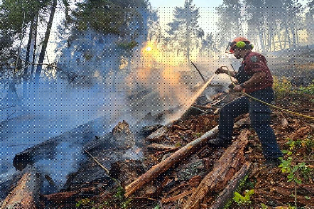 Shifting winds could increase activity on Quilpituk Creek wildfire