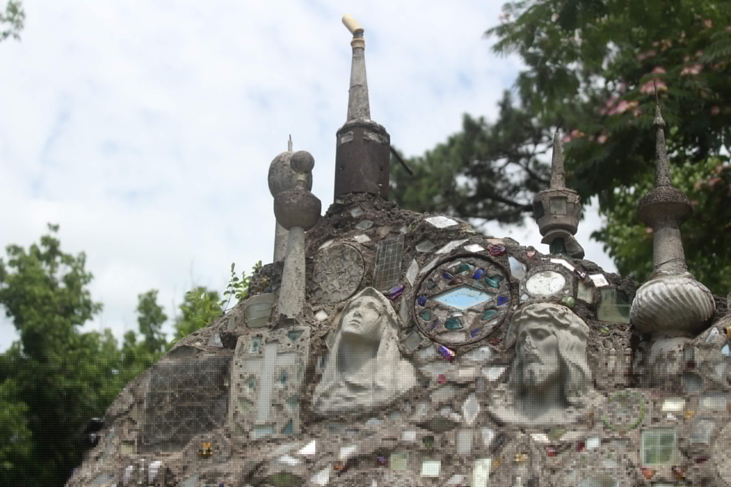 Howard Finster’s Paradise Garden Celebrates the Divine in the Human