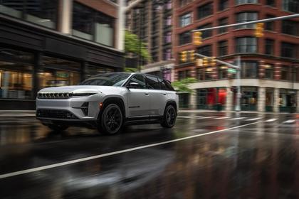 Review: 2024 Jeep Wagoneer S takes electric leap of SUV faith