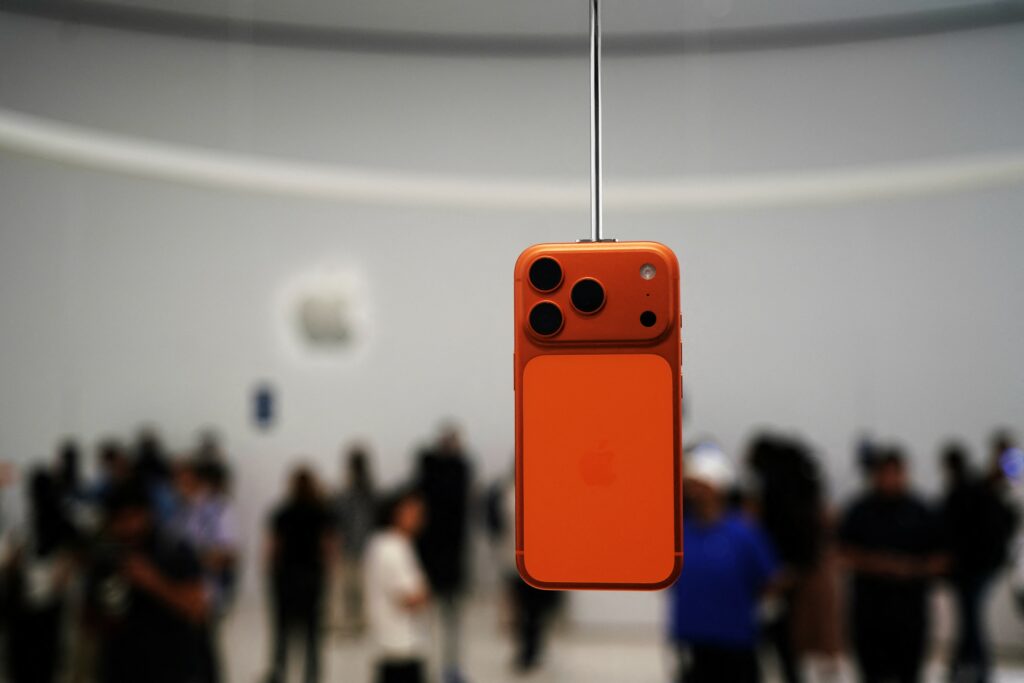 iPhone 17 livrează „cel mai bun trimestru din istorie”. Apple bate așteptările Wall Street: venituri record în trimestrul de sărbători