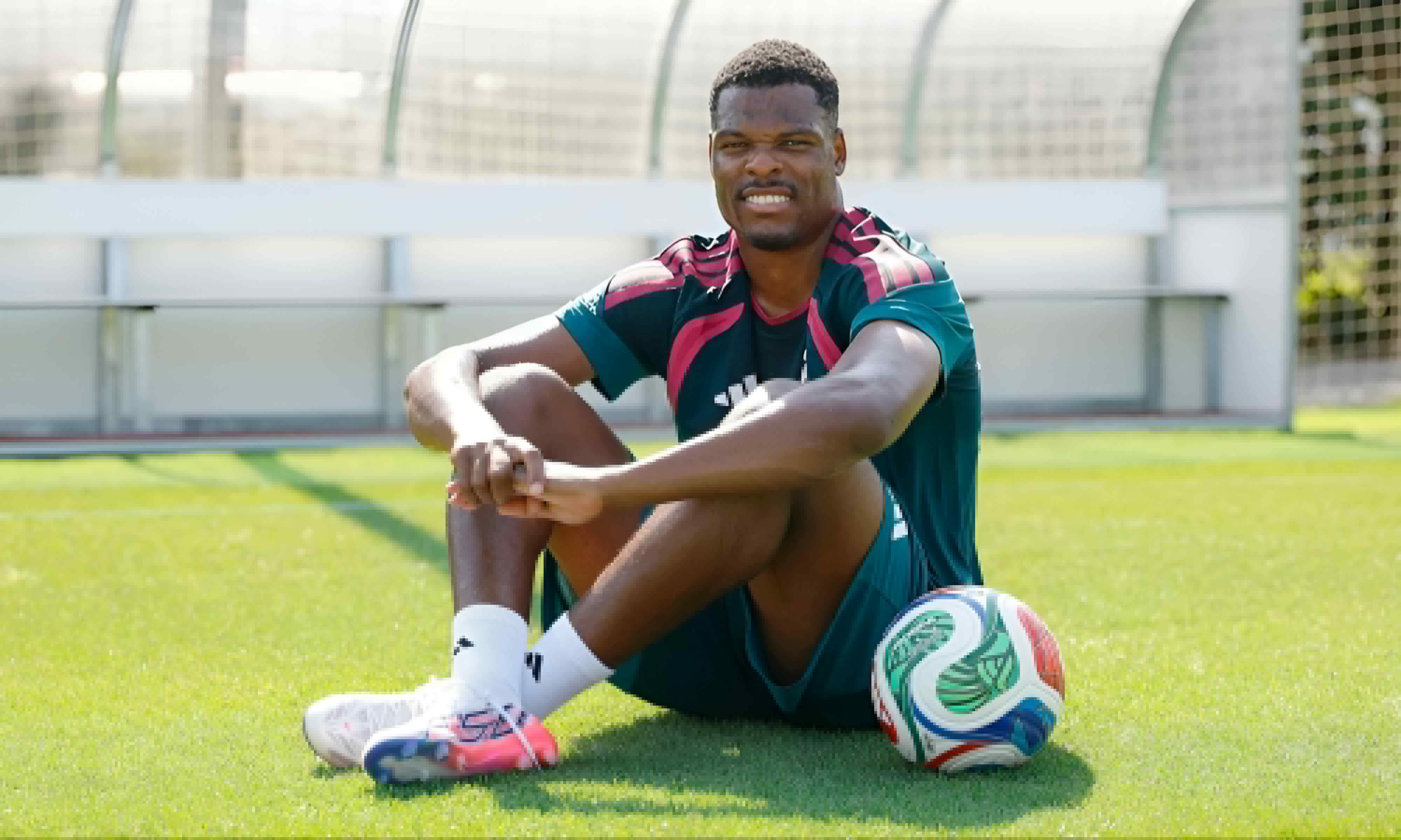 Denzel Dumfries, 30 años: "Las instalaciones donde entrenamos en Valdebebas son muy grandes, te puedes perder muy fácil y me están ayudando a no hacerlo"