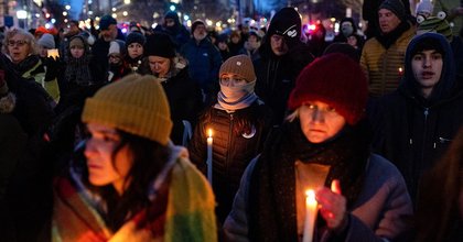 Congress faces shutdown threat as DC rallies after Minnesota VA nurse shooting