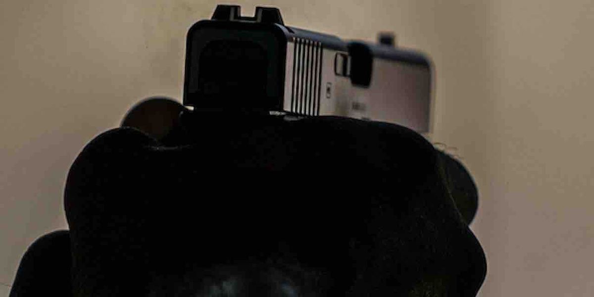 Concealed carrier delivers swift justice when Chicago thugs allegedly approach him — and one pulls gun, demands his property