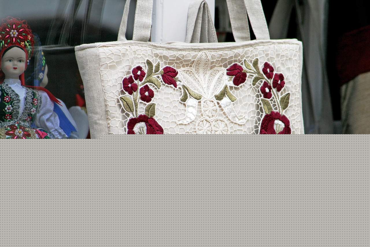 Comment on The art of sewn flowers – Kalocsa embroidery by Szofia