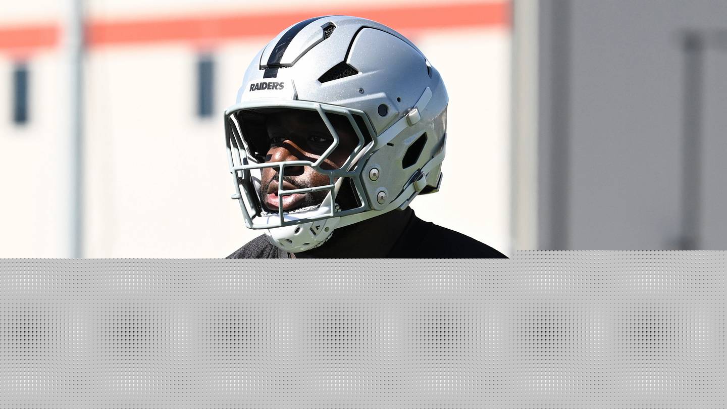 Raiders' failure to address RT spot is rearing its ugly head in camp