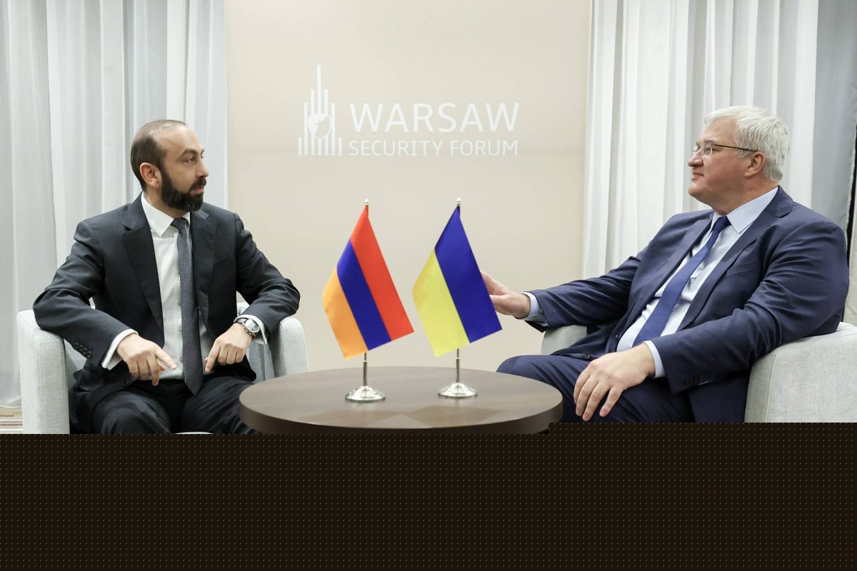 Armenian, Ukrainian FMs discuss bilateral ties, regional situation
