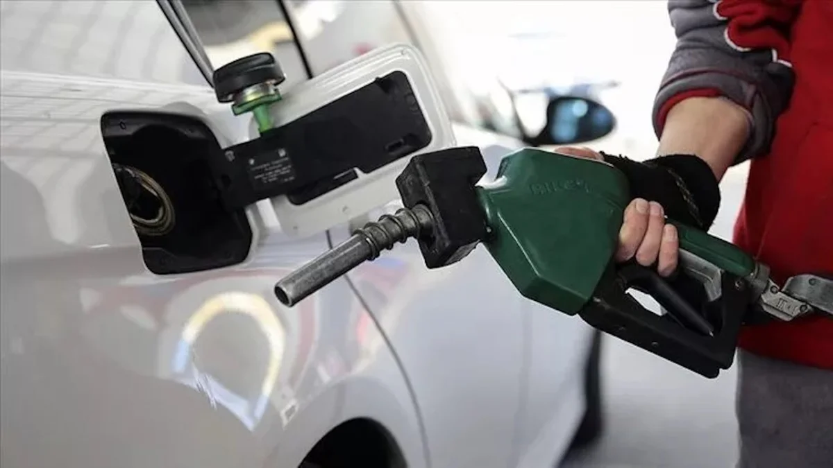Petrol Fiyatları Düştü, Benzin ve Mazota İndirim Beklentisi