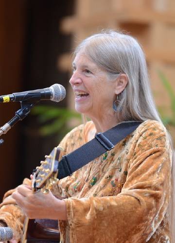 Shelburne Falls author launches one-woman show