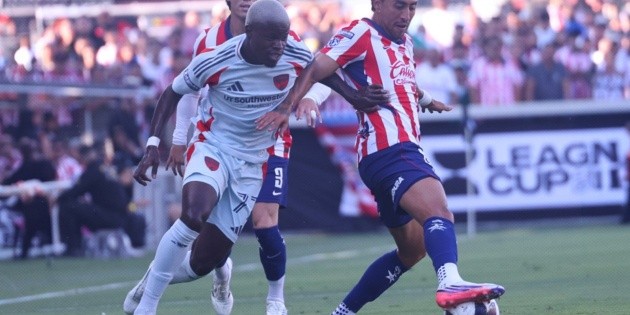 Chivas se hunde en Leagues Cup; cae ante Dallas y queda al borde de la eliminación