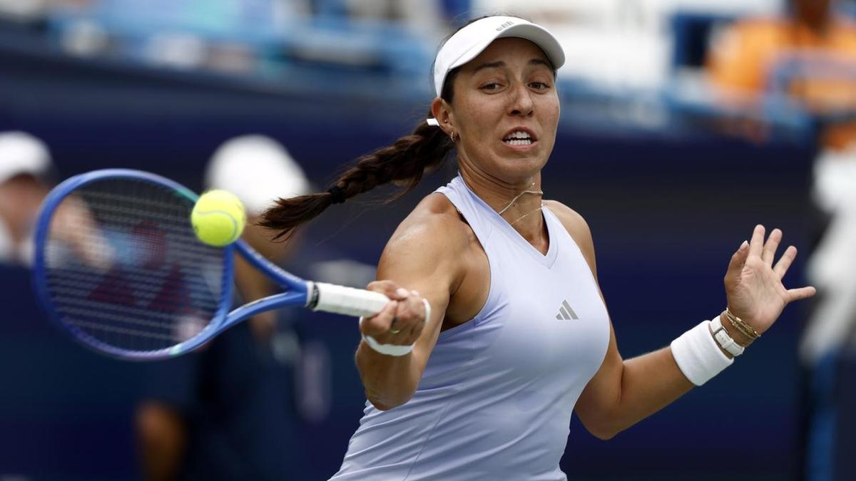 Titles on hold as rain slams US, Canada tournaments