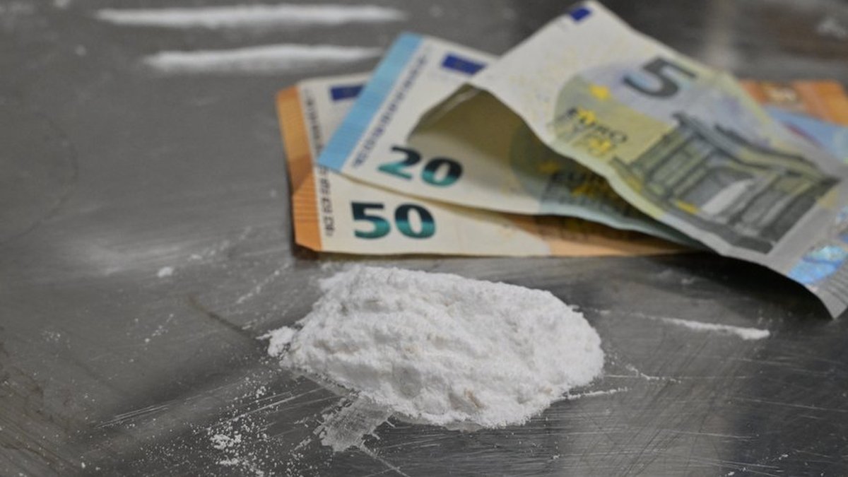 Les policiers sont appelés pour deux enfants de 2 et 4 ans laissés seuls dans un appartement de Blagnac : ils découvrent près d’un kilo de drogue, le père interpellé