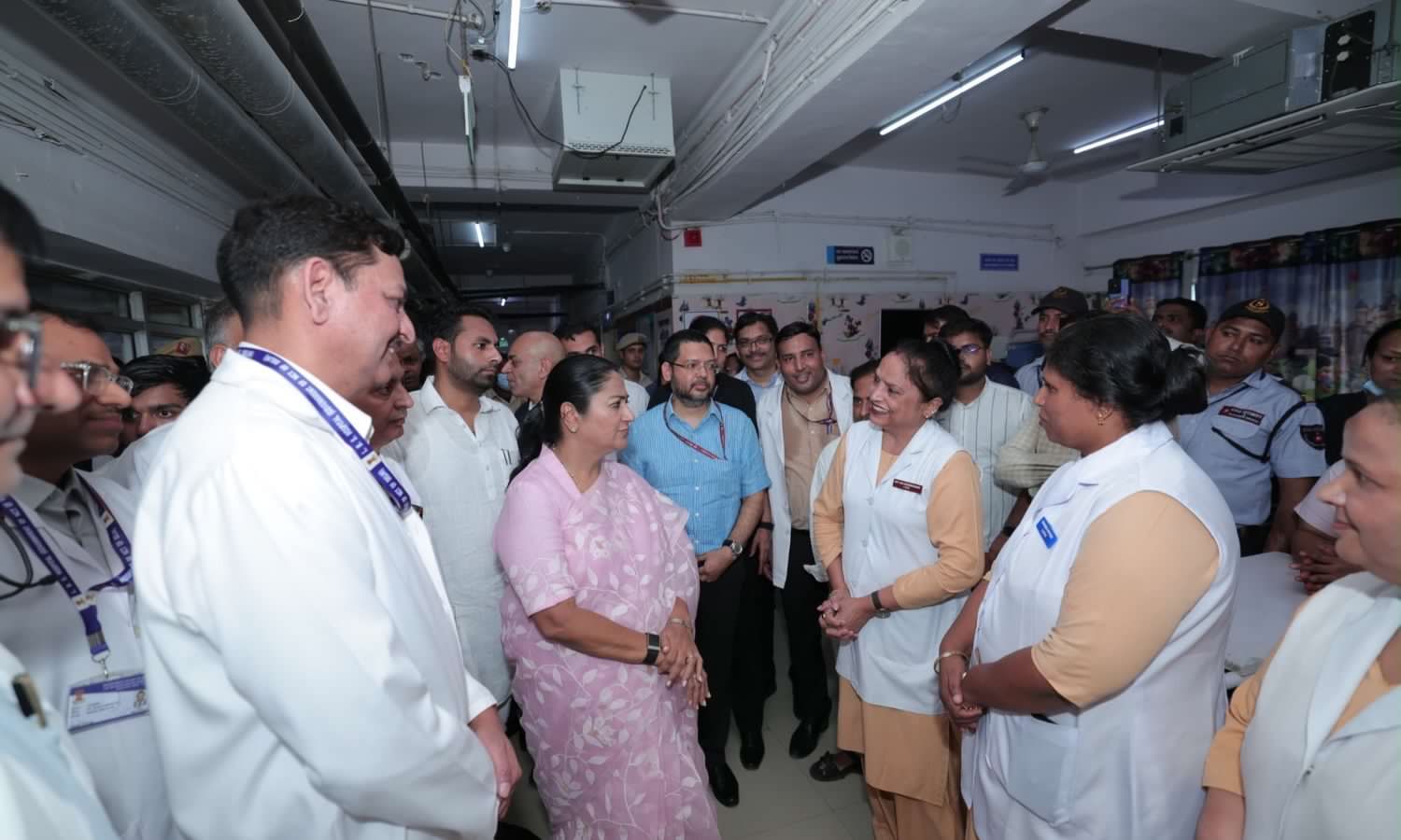 Rekha Gupta inspects Lal Bahadur Shastri Hospital, seeks patient feedback