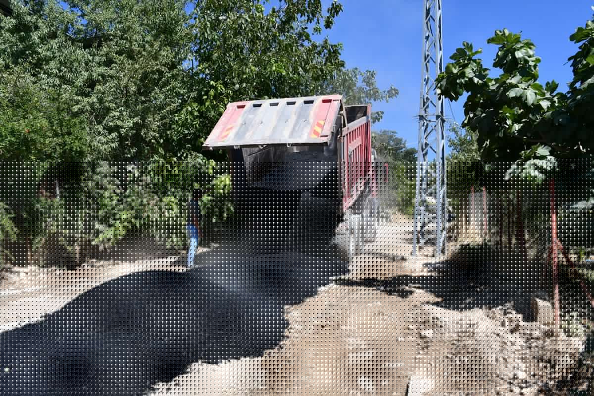 Gülnar'da Altyapısı Tamamlanan Yollar Asfaltlanıyor