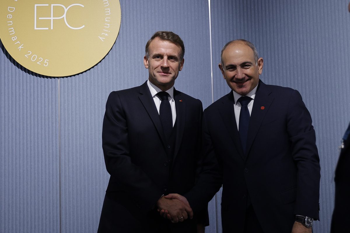Pashinyan, Macron discuss Armenia-France ties, regional developments