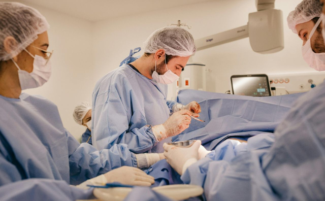 Over Half of Bulgarian Doctors Face Aggression, Public Blames Them Too, Survey Finds