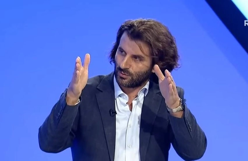 Nezir Kraki: PDK dhe AAK po bëjnë “revolucion teatral” në Kuvend