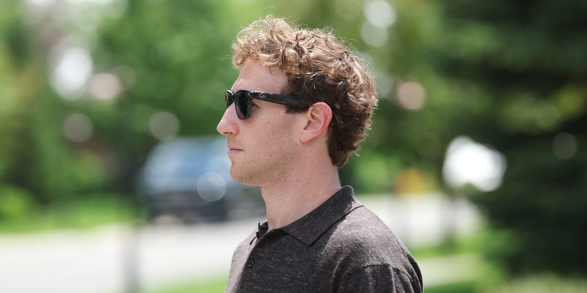 Did Mark Zuckerberg’s Yacht Ignore a Call for Help from a Nearby Ship?