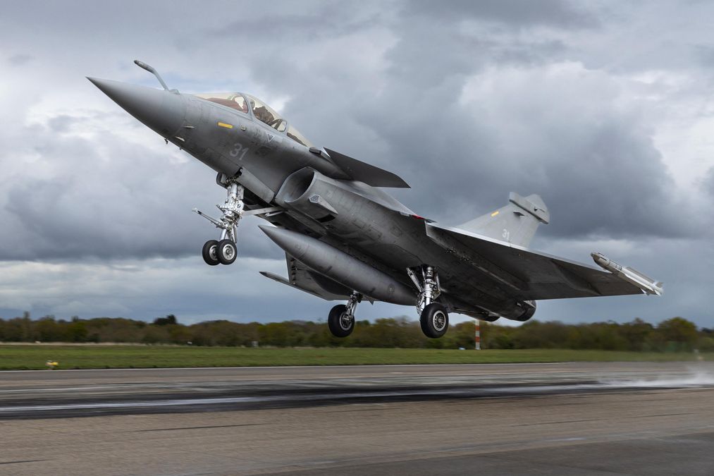 Rafale проти F-16 та Gripen: військовий експерт назвав переваги французького винищувача
