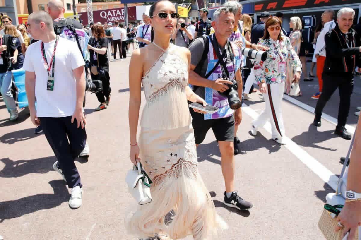 Prises sur un yacht, des photos d’Alexandra Leclerc, épouse du pilote de F1 monégasque, relancent la rumeur d’une grossesse
