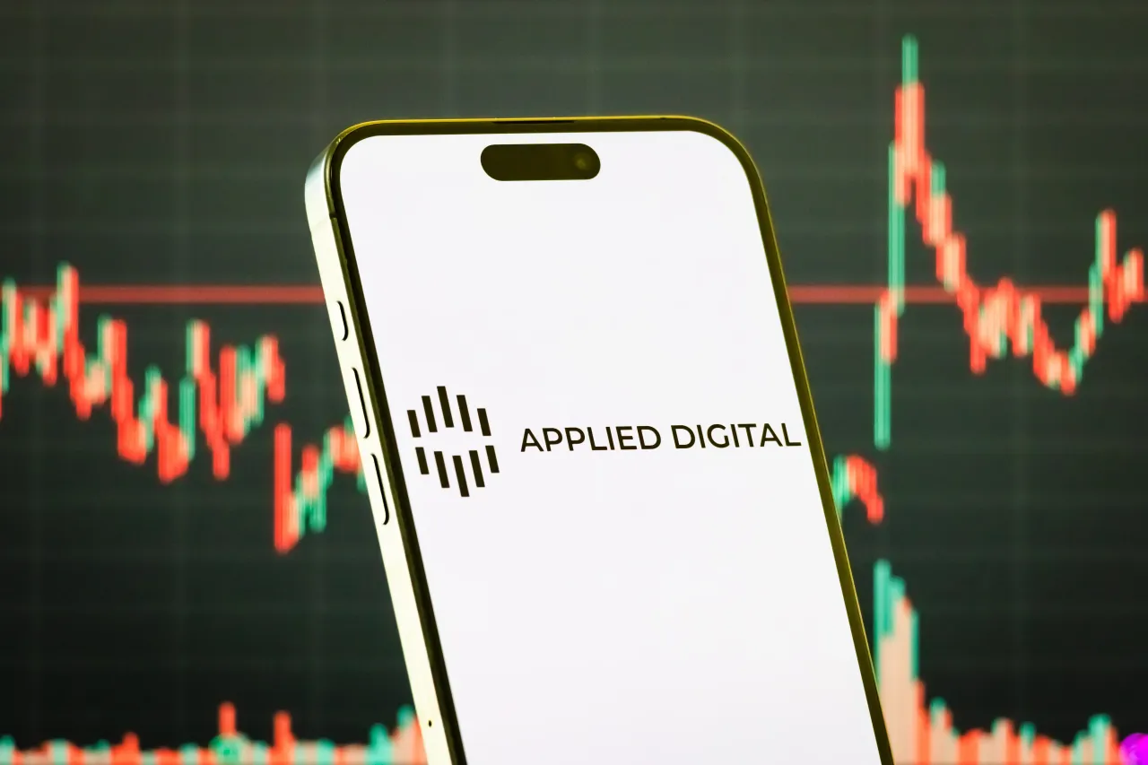 Applied Digital (NASDAQ: APLD) Beats Revenue Forecasts On Surging AI Data Center Demand
