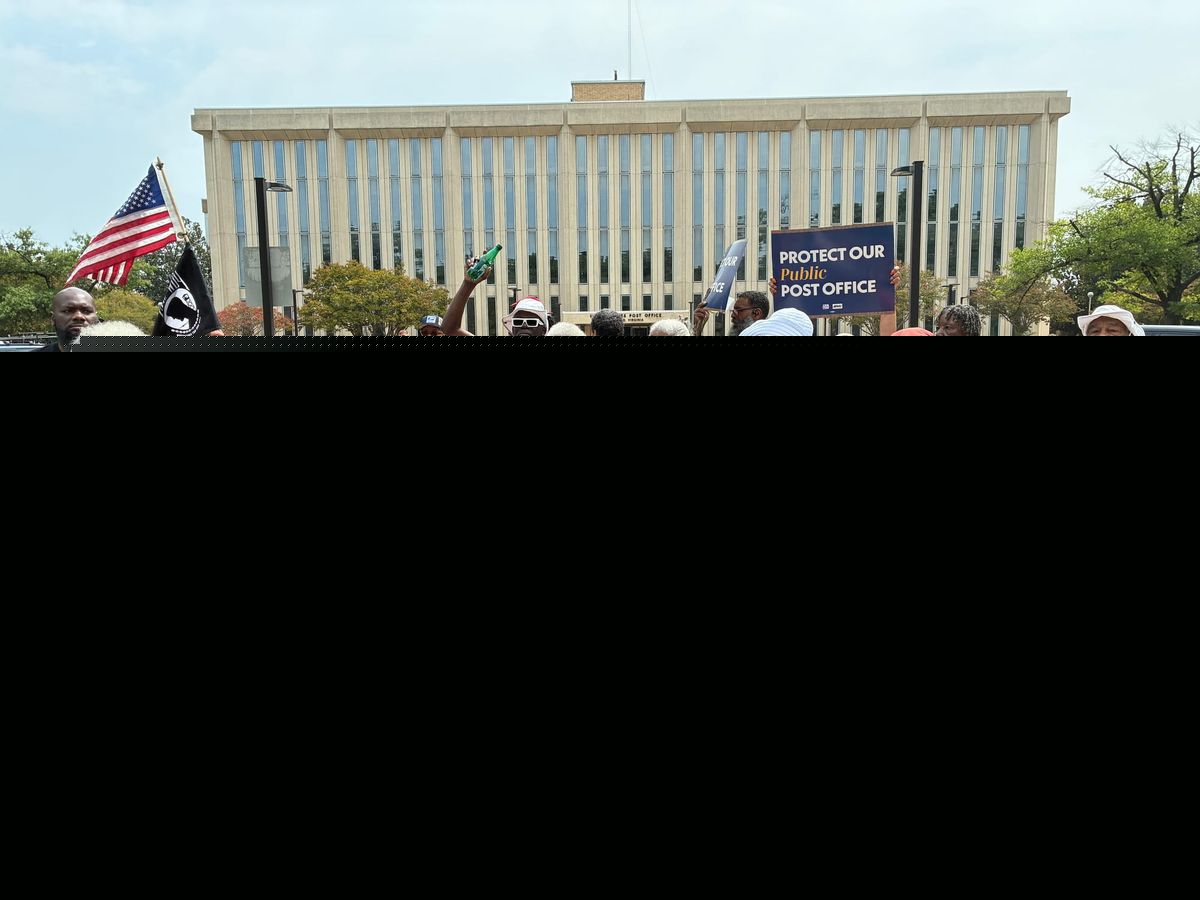 Henrico U.S. Post Office workers, retirees join nationwide rally for funding, protections for vote-by-mail