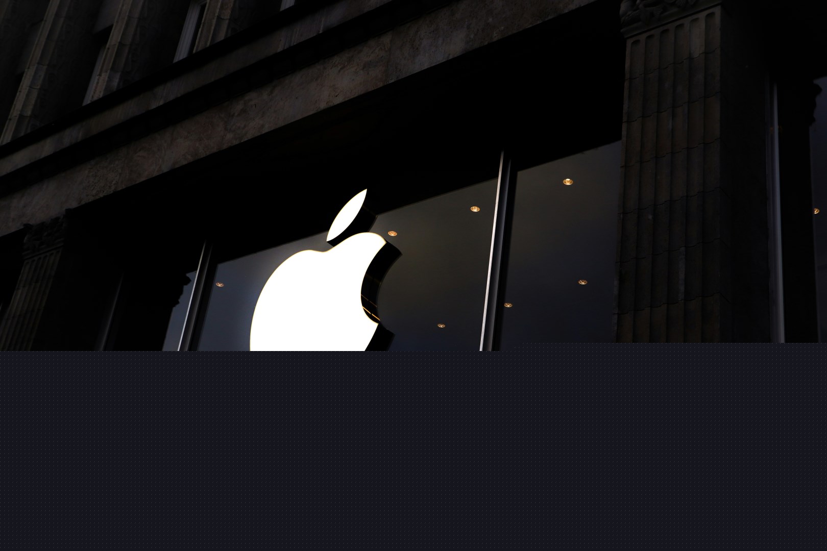 Apple hlásí rekordní červnový kvartál. Investory ale zklamal výhled