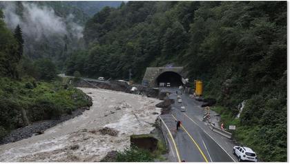 Heavy rains trigger landslides in Turkiye's Black Sea region - 10.7 inches of rainfall in 24 hours