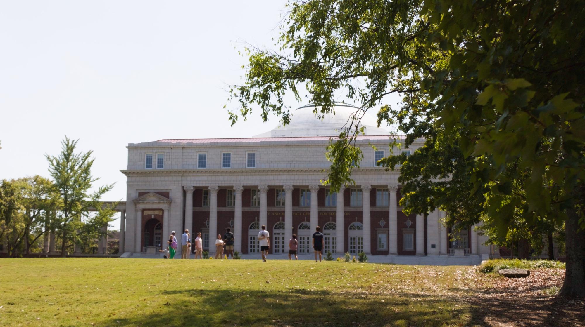 Man arrested for threatening students with a knife near Wyatt Center, no AlertVU message sent