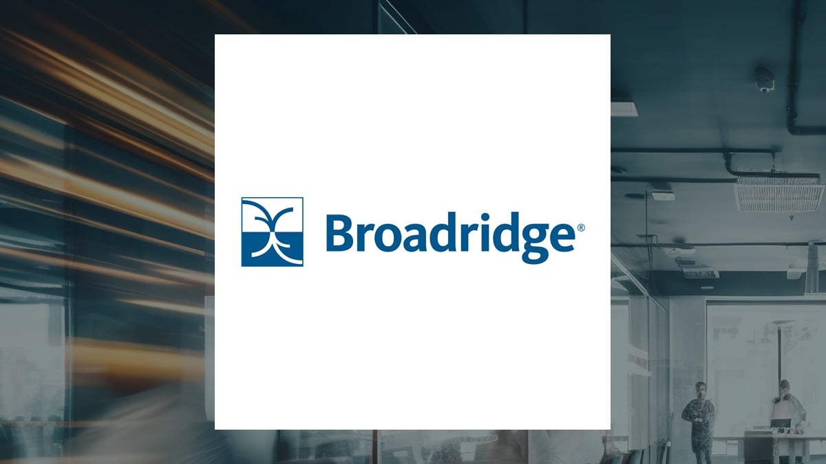 The Manufacturers Life Insurance Company Acquires 320,022 Shares of Broadridge Financial Solutions, Inc. $BR