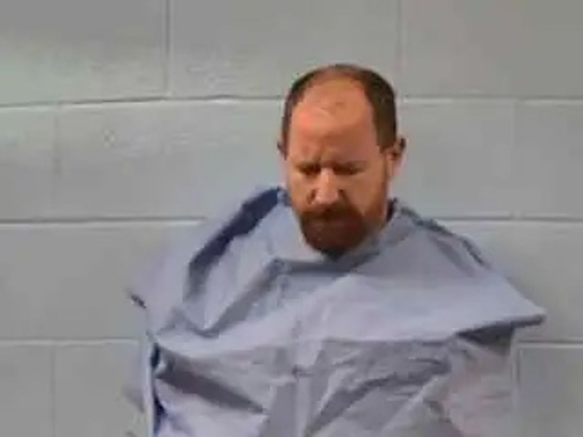 Vicksburg man charged after recording device found in gym tanning booth