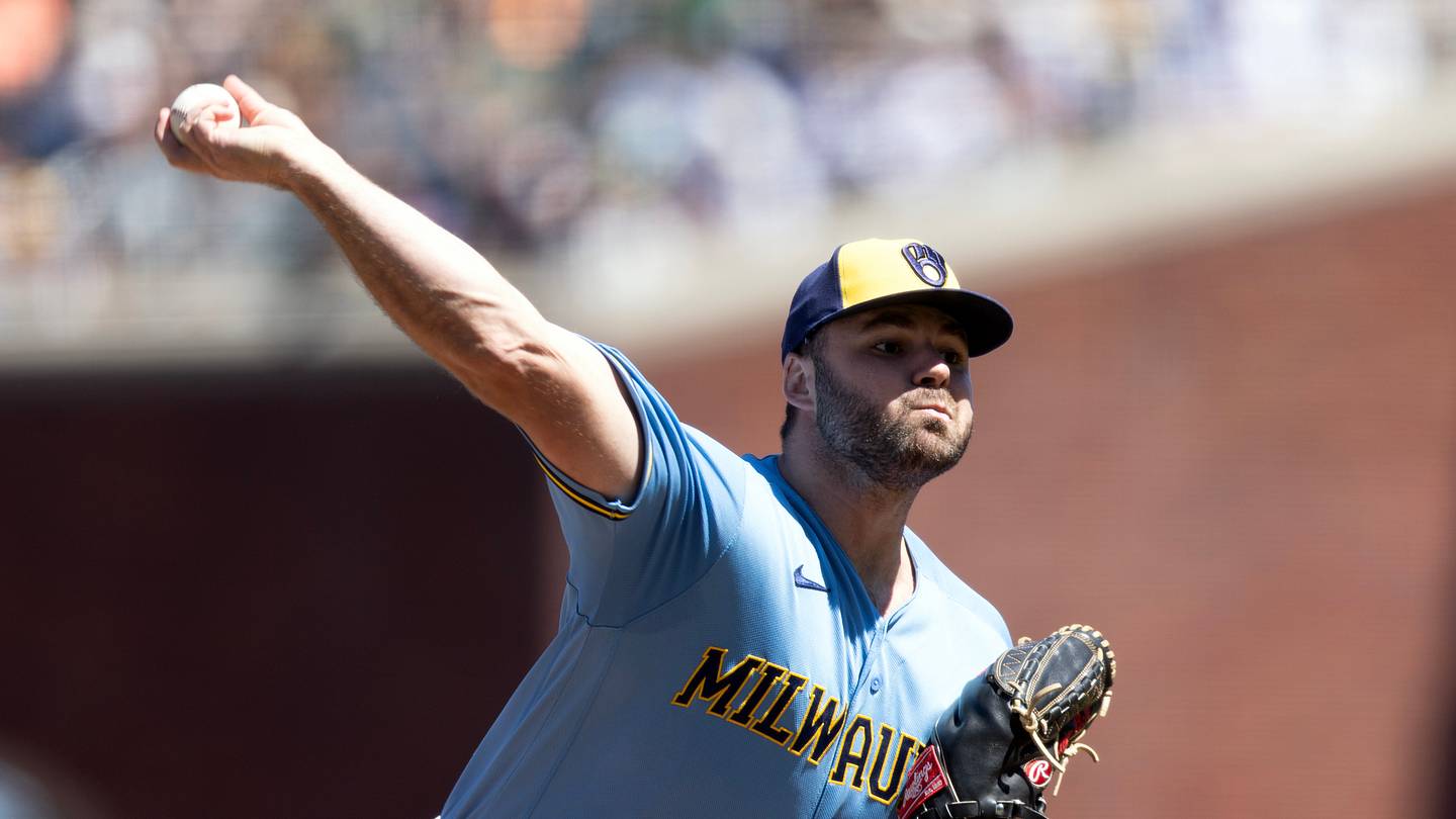 Brewers Officially Bringing Back Veteran Reliever On One-Year Contract