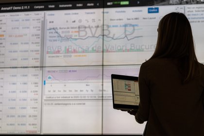 Bursă. Corecţie la Bursa de Valori Bucureşti, pe tranzacţii de peste 320 de milioane de lei: Romgaz şi OMV Petrom au concentrat cea mai mare parte a lichidităţii, într-o şedinţă dominată de marcări de profit şi ordine mari