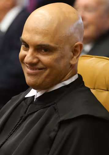 Nikolas chama Moraes de ditador por operação contra fonte de jornalista