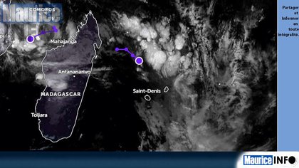 La perturbation tropicale à 570 km de Maurice