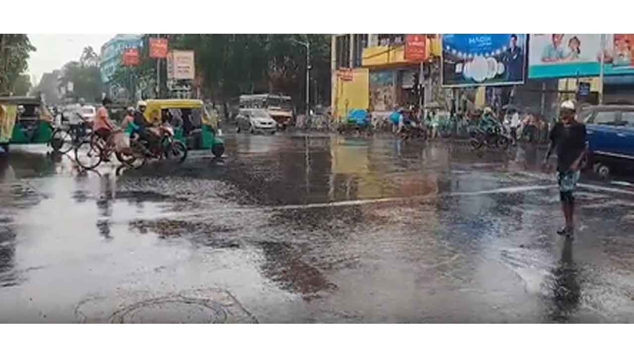 Met department predicts rain on Durga puja days