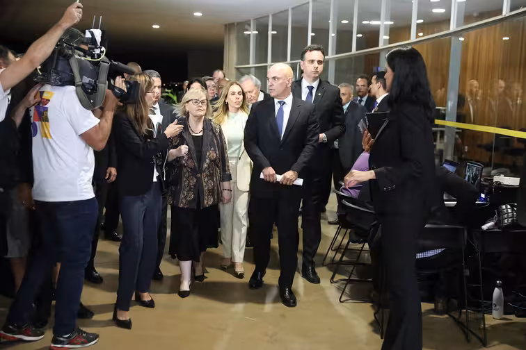 Moraes nega recurso e mantém cassação de Arthur do Val
