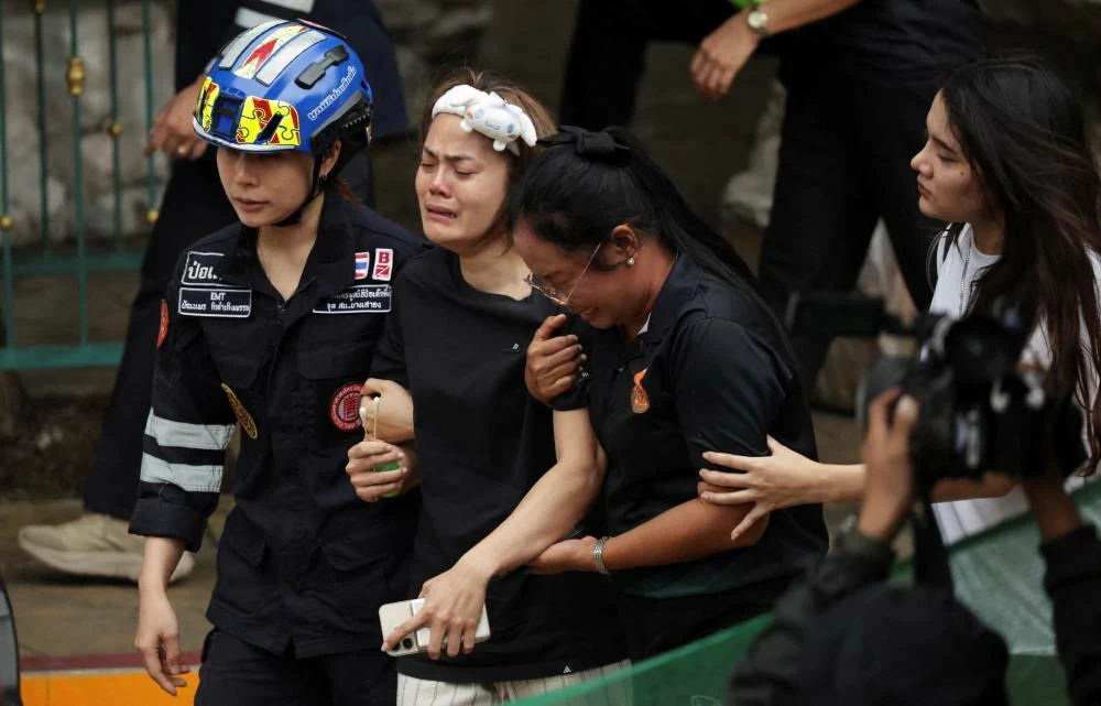 Thai teen kills 8 in Bangkok school and home rampage before shooting himself