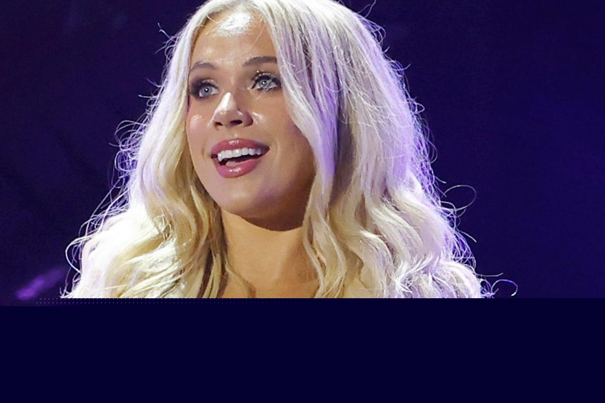 Megan Moroney Cries As She Ends a Show Early