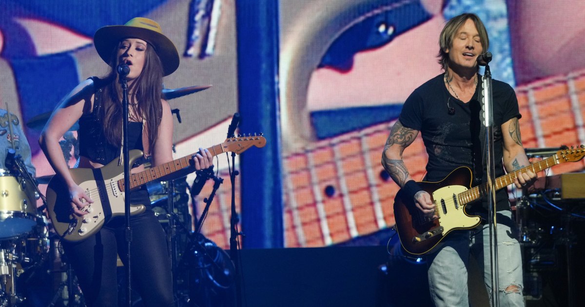 Keith Urban Appears to Sing Love Lyric to Guitarist 6 Months Before Divorce
