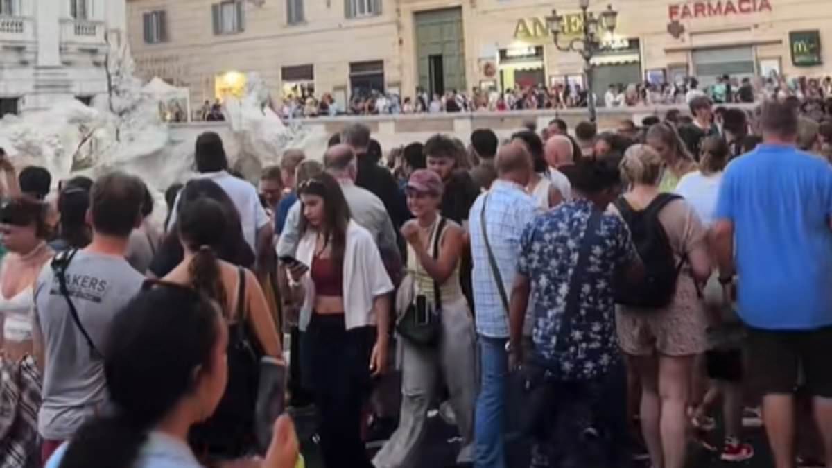Italy bursting at the seams! Packed streets, huge queues and beauty spots swamped by summer tourists