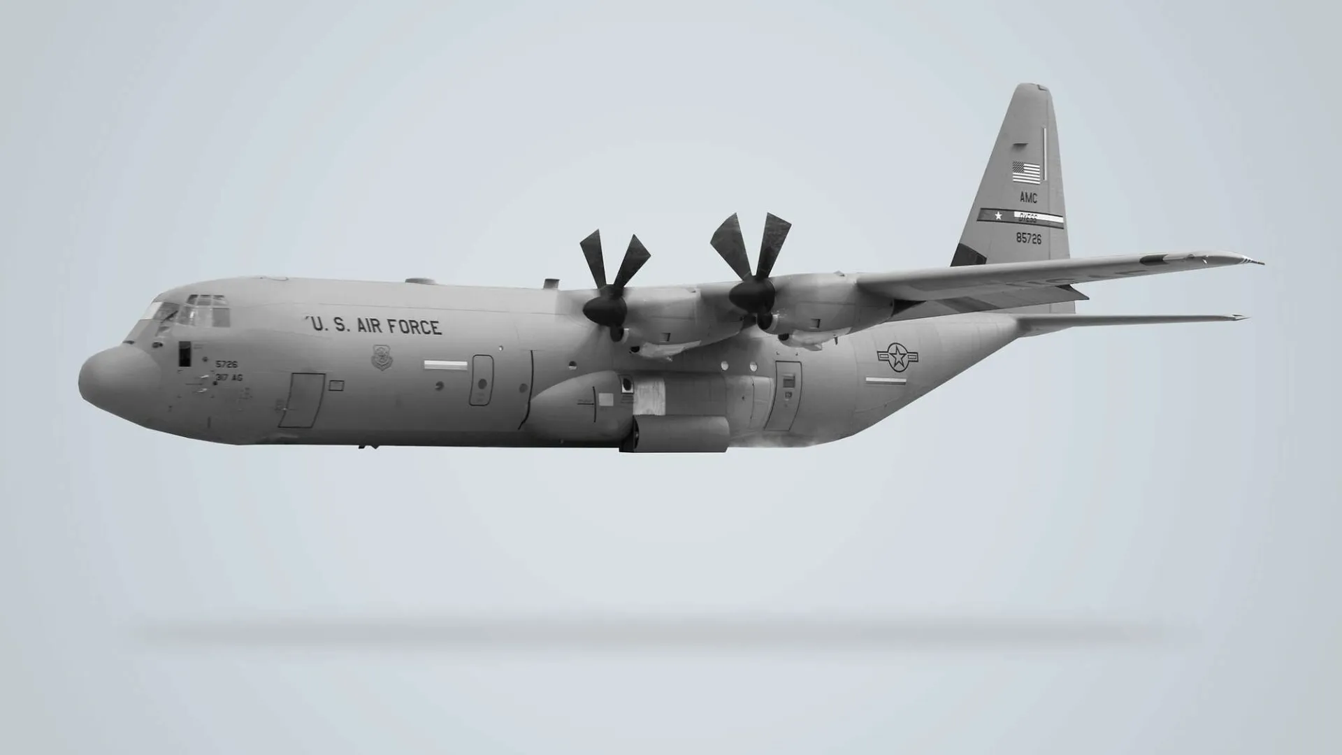 Incident șocant în Germania: persoane necunoscute au tras într-un avion al armatei în timp ce decola / Explozie și un fulger de lumină