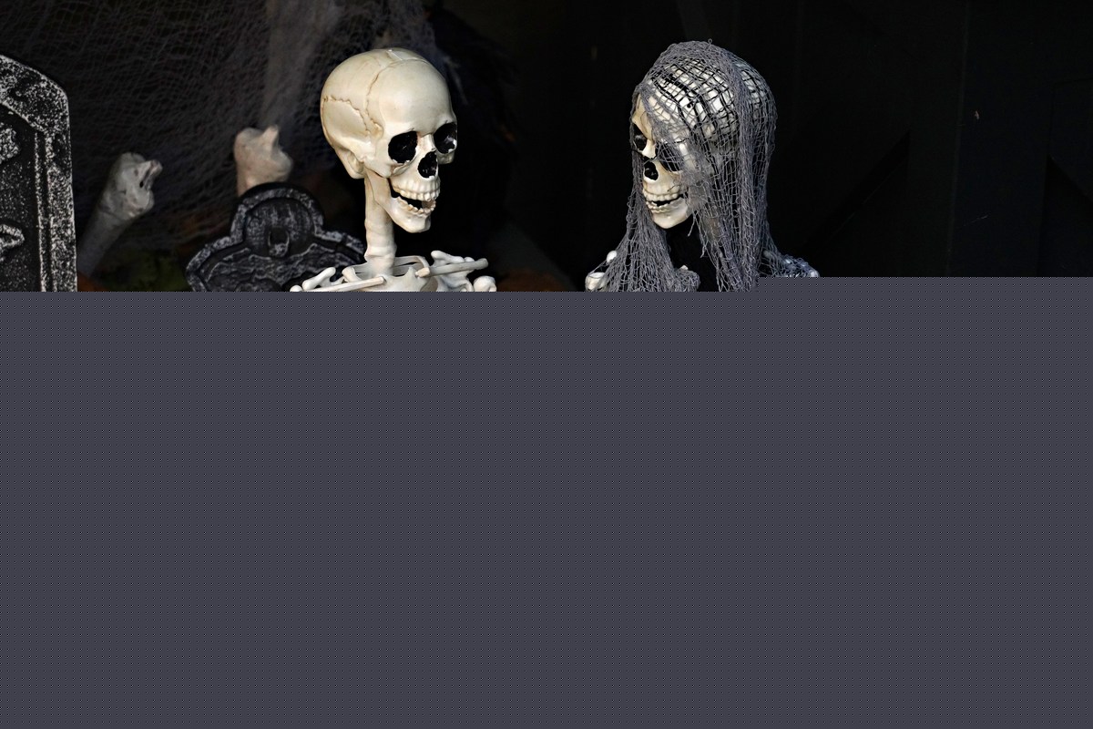 Bigger Than Life to Scare You to Death - Home Depot Halloween