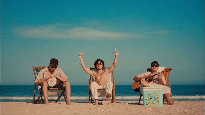 Acoustic Boyz celebrează energia verii prin noul single „Ultima vară”