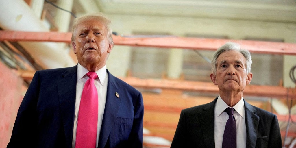 La Reserva Federal detiene las bajadas de tipos y planta cara a las amenazas de Trump