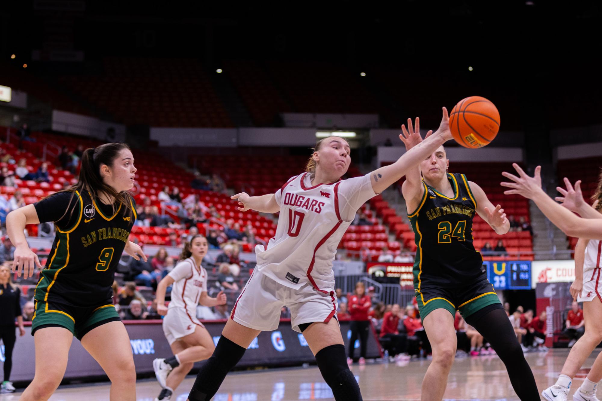 Women’s basketball tussling with the Bulldogs at home