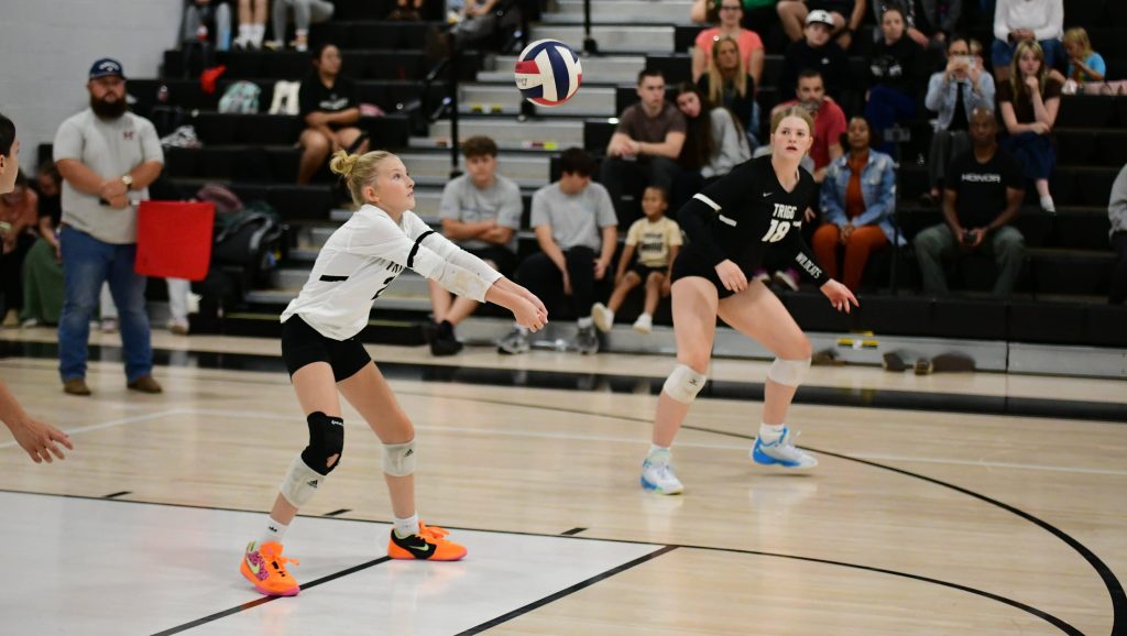 Lady Wildcats Avenge Earlier Season Loss to Murray With Straight Set Win