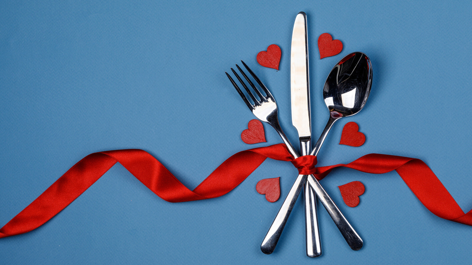 Keep these tips in mind when choosing among White Castle, Waffle House, and Hooters for your Valentines Day dinner [Interesting]