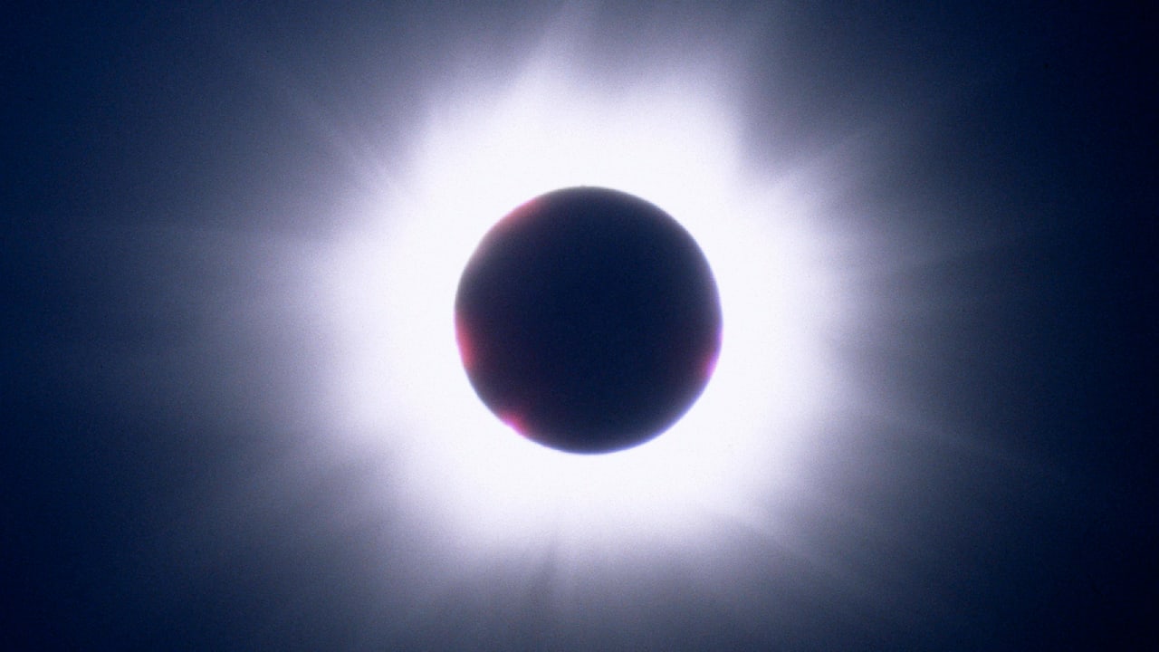 Experte warnt vor Blick in die Sonne - Was Sie bei der Sonnenfinsternis beachten müssen