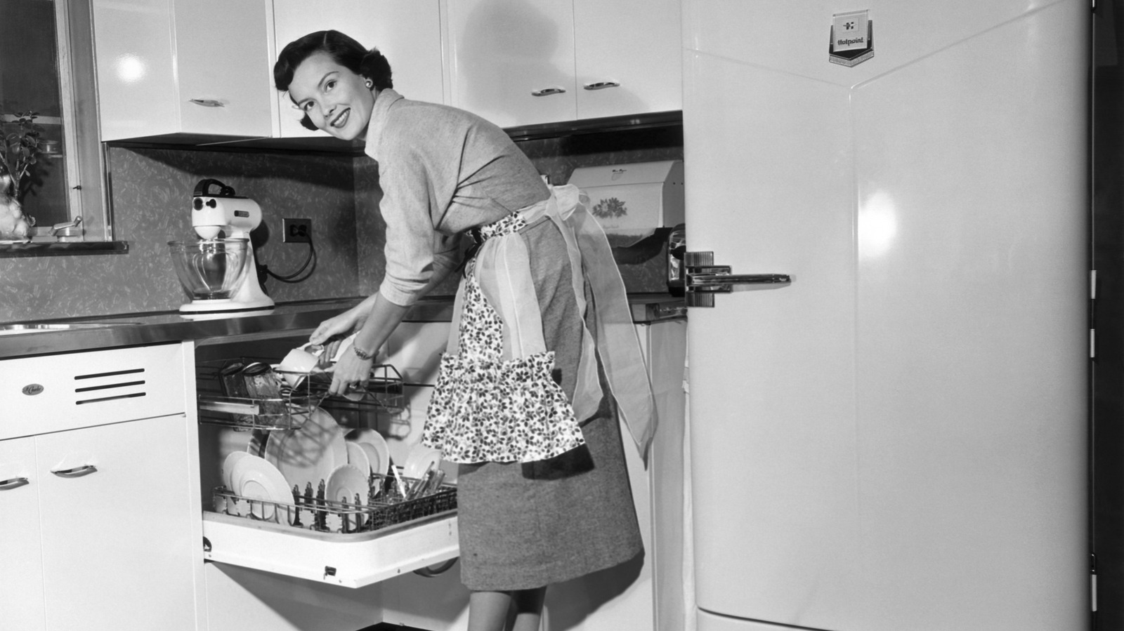 6 Retro Kitchen Appliance Brands That Totally Vanished