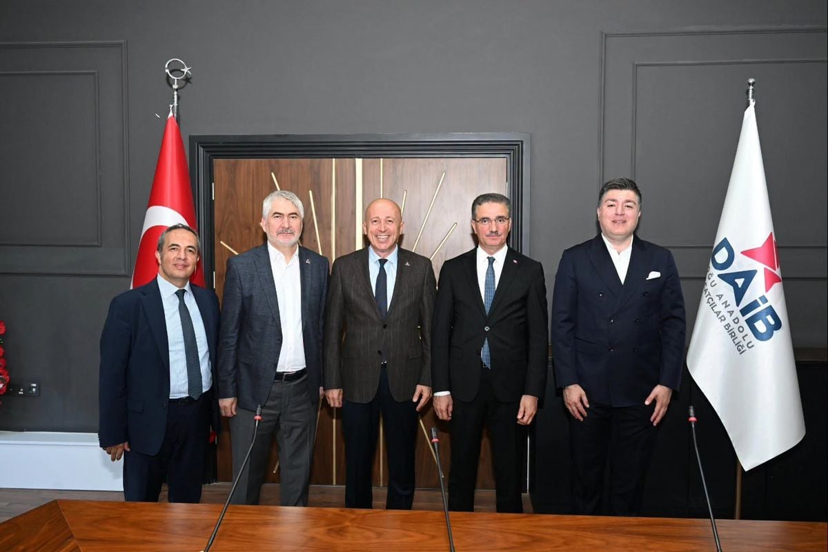 Vali Baruş'tan DAİB Başkanı Madırlı'ya ziyaret